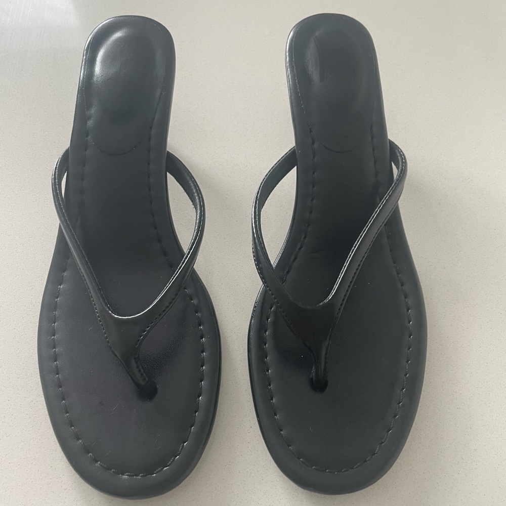 Zara Black Minimalist Thong Kitten Heel Flip Flop Sandals